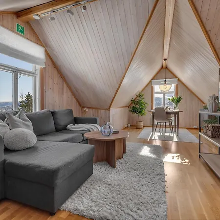 Cozy Loft With Amazing View Lägenhet